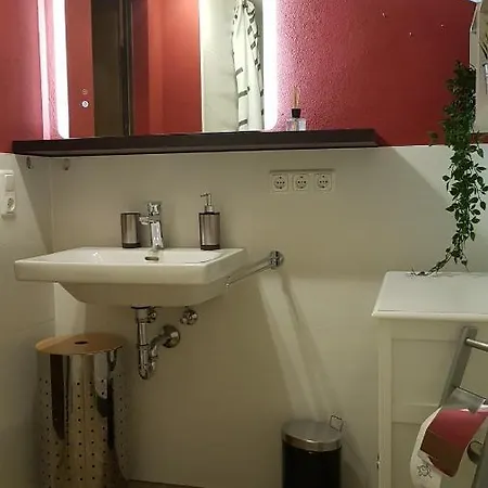Kleine Gemuetliche Mansardenwohnung Im Suedosten Muenchens Assling Exterior photo
