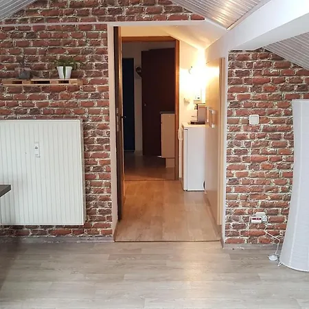 Kleine Gemuetliche Mansardenwohnung Im Suedosten Muenchens Assling Exterior photo