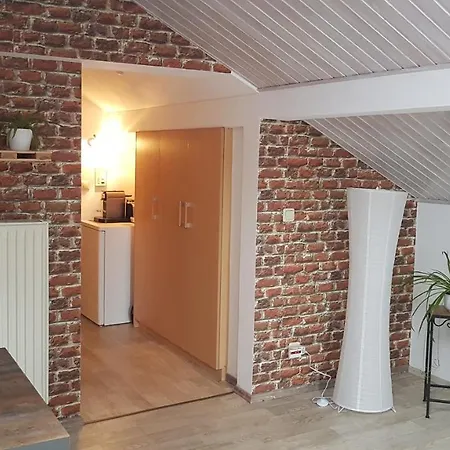 Kleine Gemuetliche Mansardenwohnung Im Suedosten Muenchens Assling Exterior photo
