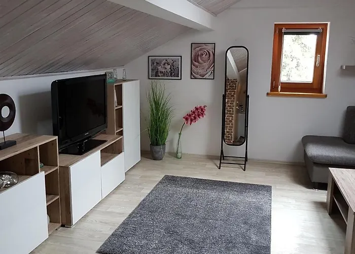 Kleine Gemuetliche Mansardenwohnung Im Suedosten Muenchens