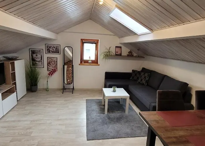Kleine Gemuetliche Mansardenwohnung Im Suedosten Muenchens