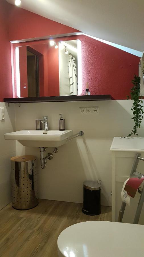 Kleine Gemuetliche Mansardenwohnung Im Suedosten Muenchens * Assling