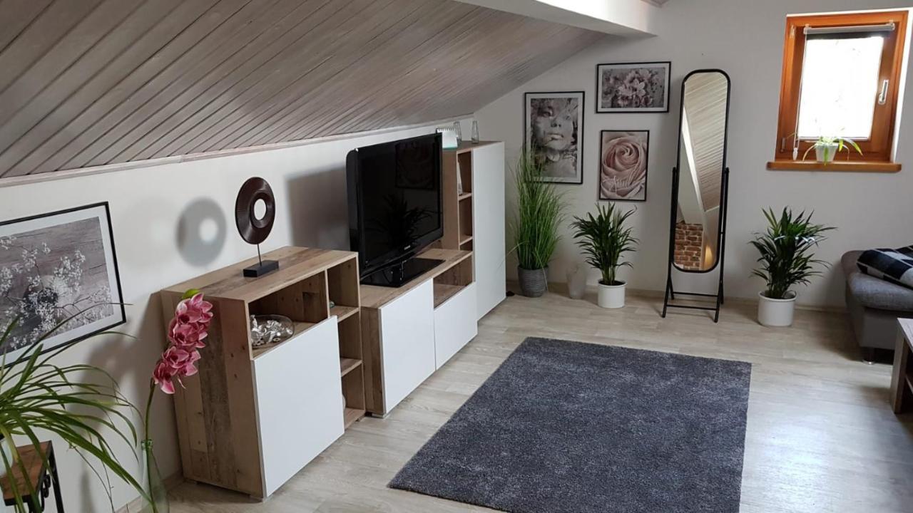 Kleine Gemuetliche Mansardenwohnung Im Suedosten Muenchens Apartment