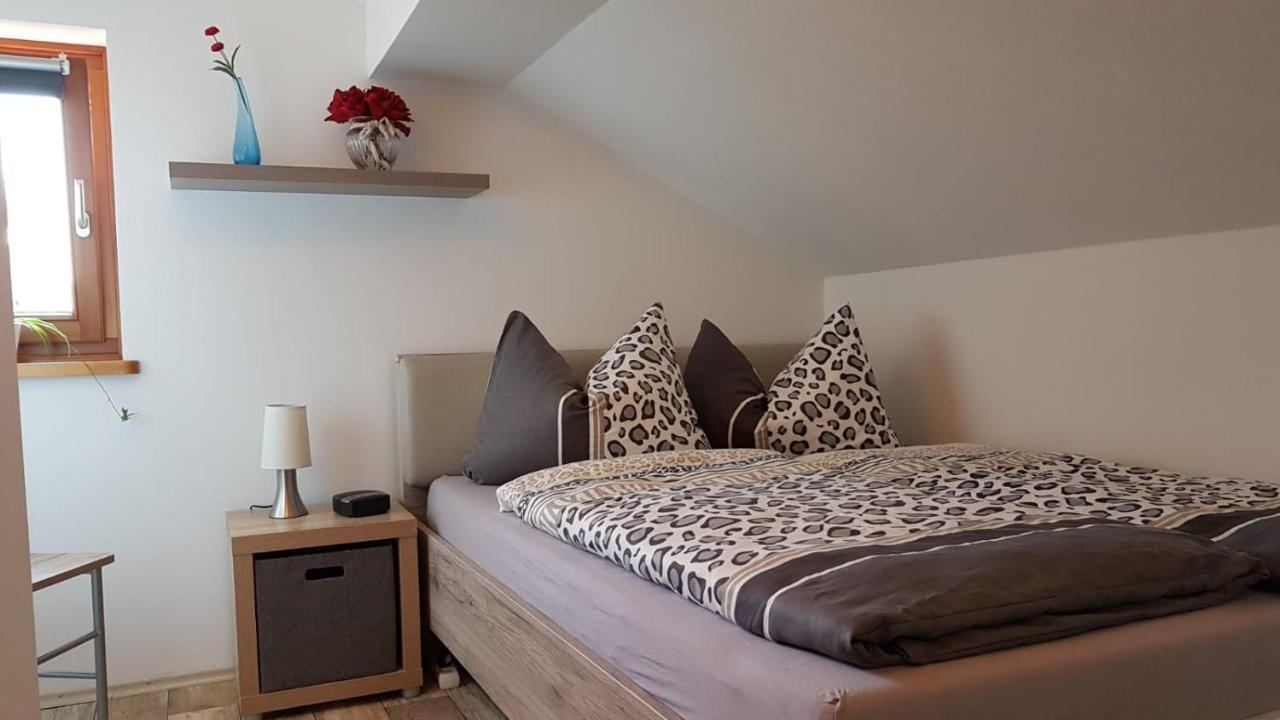 Apartment Kleine Gemuetliche Mansardenwohnung Im Suedosten Muenchens *