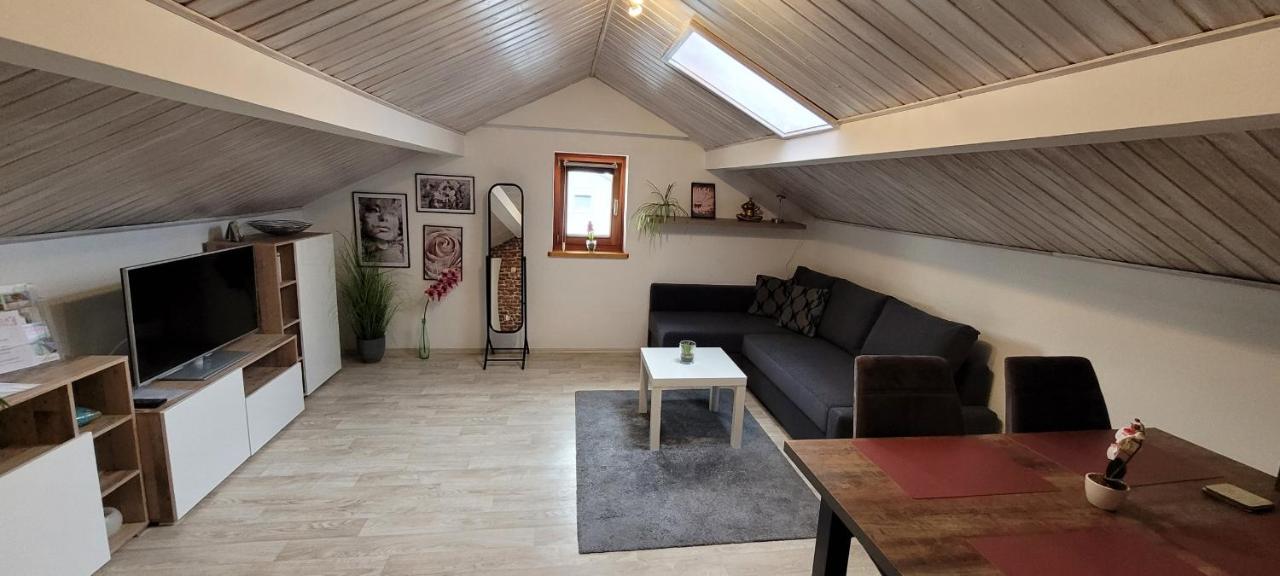 Kleine Gemuetliche Mansardenwohnung Im Suedosten Muenchens * Assling