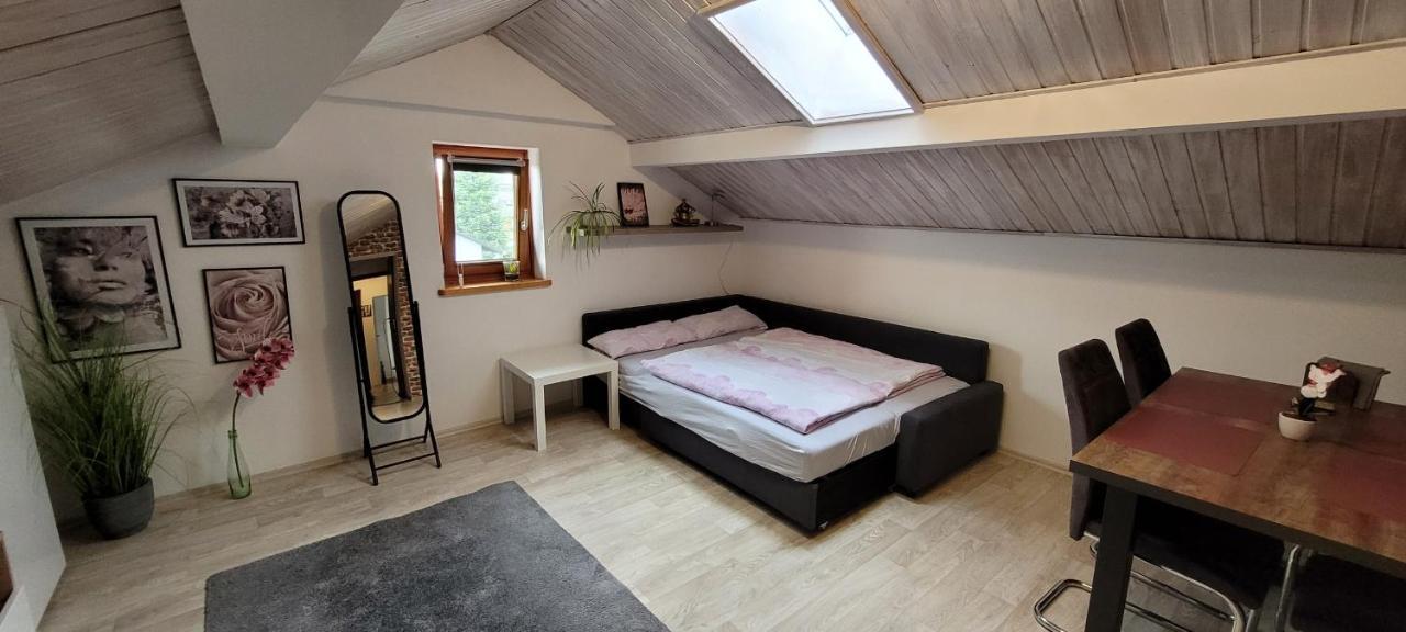 Kleine Gemuetliche Mansardenwohnung Im Suedosten Muenchens Apartment Assling